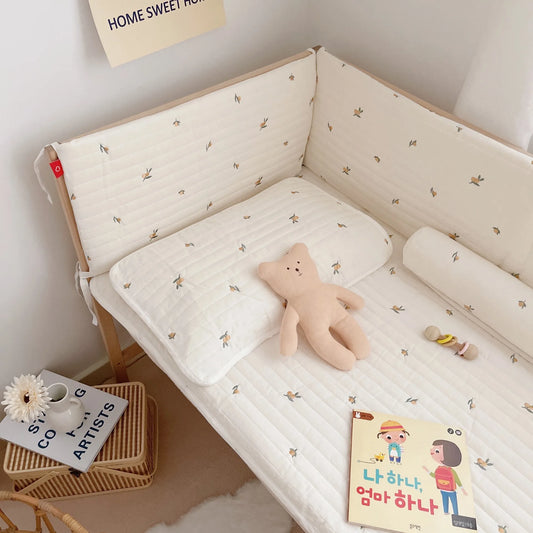 Handmade bedset for crib